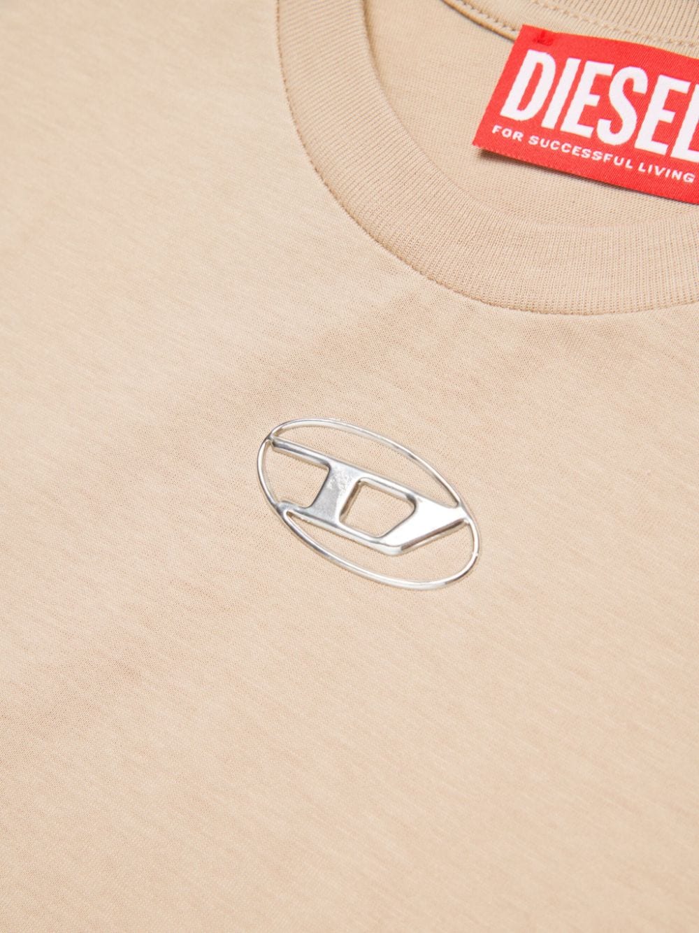 Beige T-shirt with Oval-D plaque