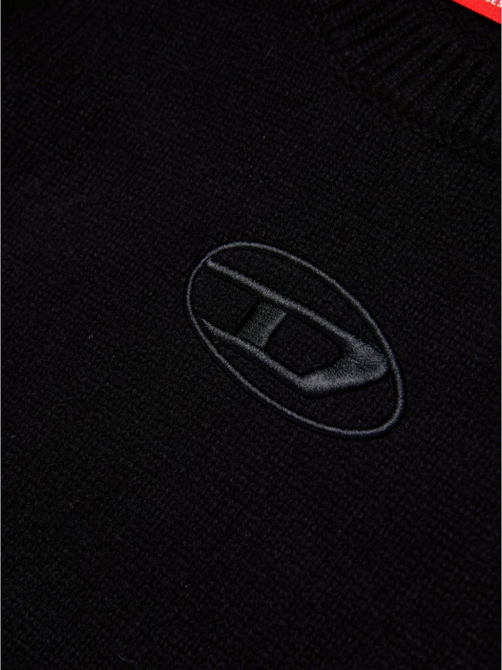 Black sweater with embroidery logo