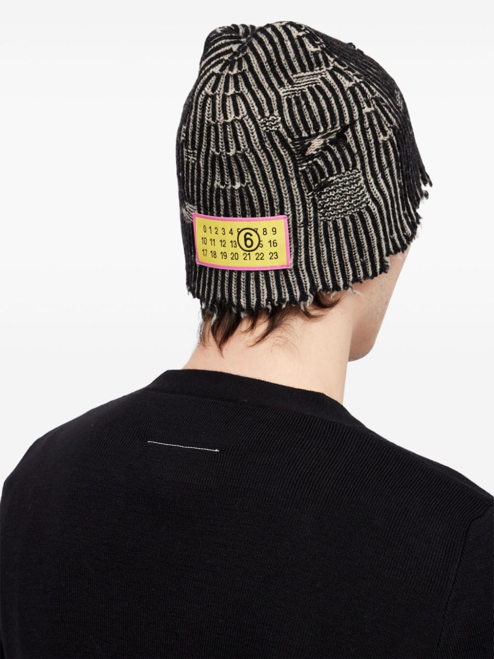 Reversible striped hat, lived-in effect, white/black