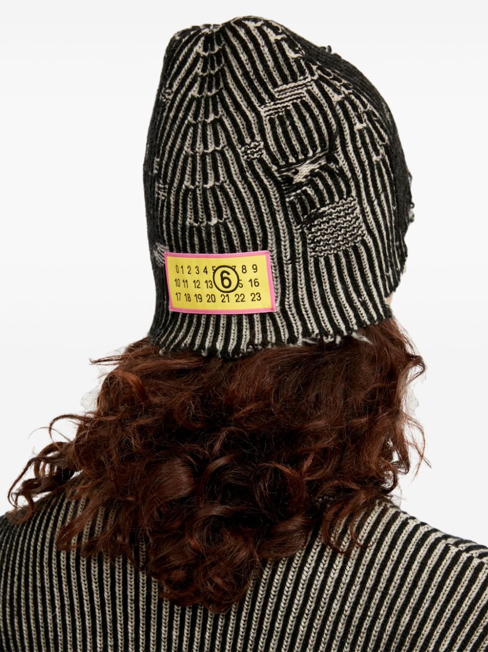 Reversible striped hat, lived-in effect, white/black