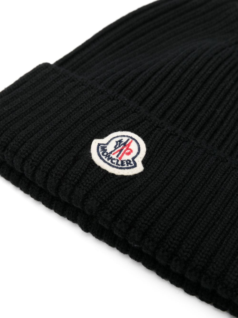 Black hat with ribbed wool embroidery logo