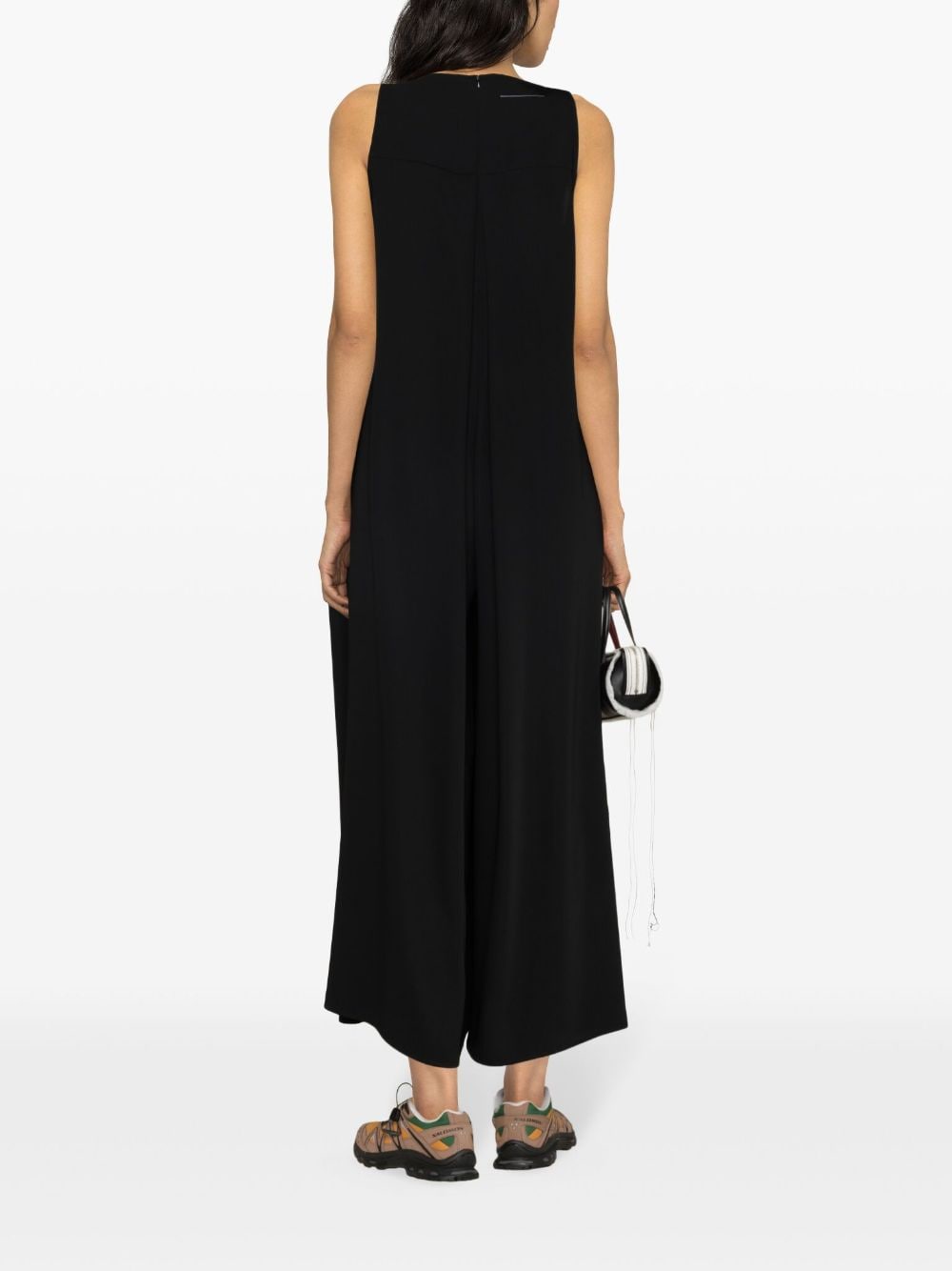 One-piece black sleeveless jumpsuit