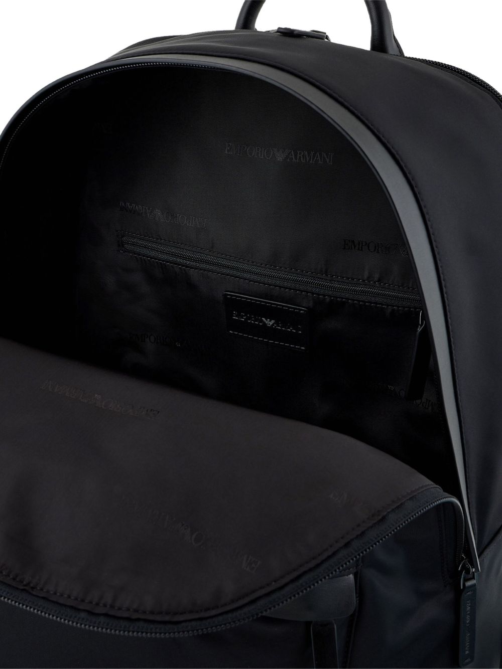 Zaino nero mini placchetta frontale EM001795AF13454 UC001 EMPORIO ARMANI 
