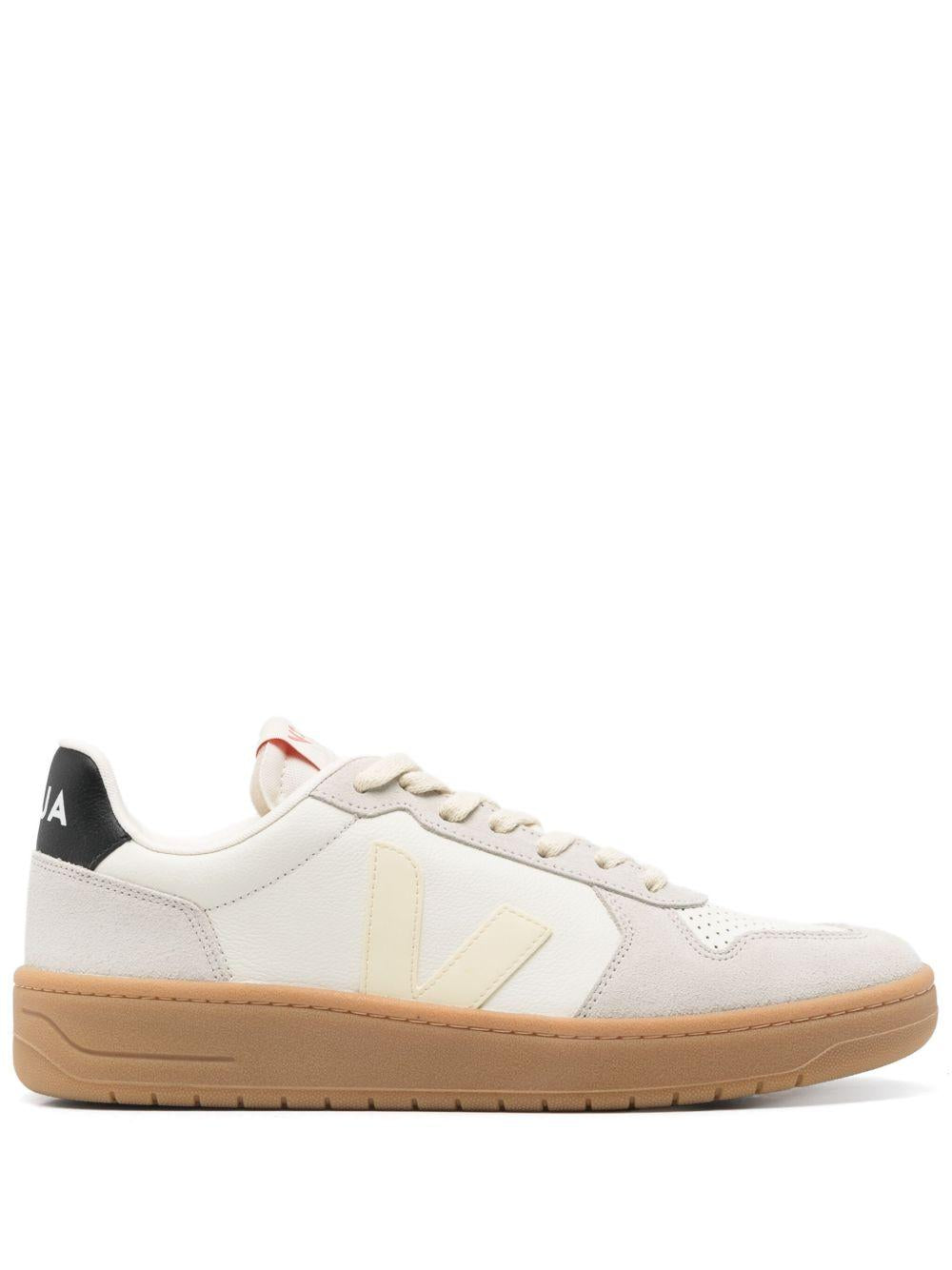Sneakers v-82 bianco/nere VE3320759 BIANCO VEJA 