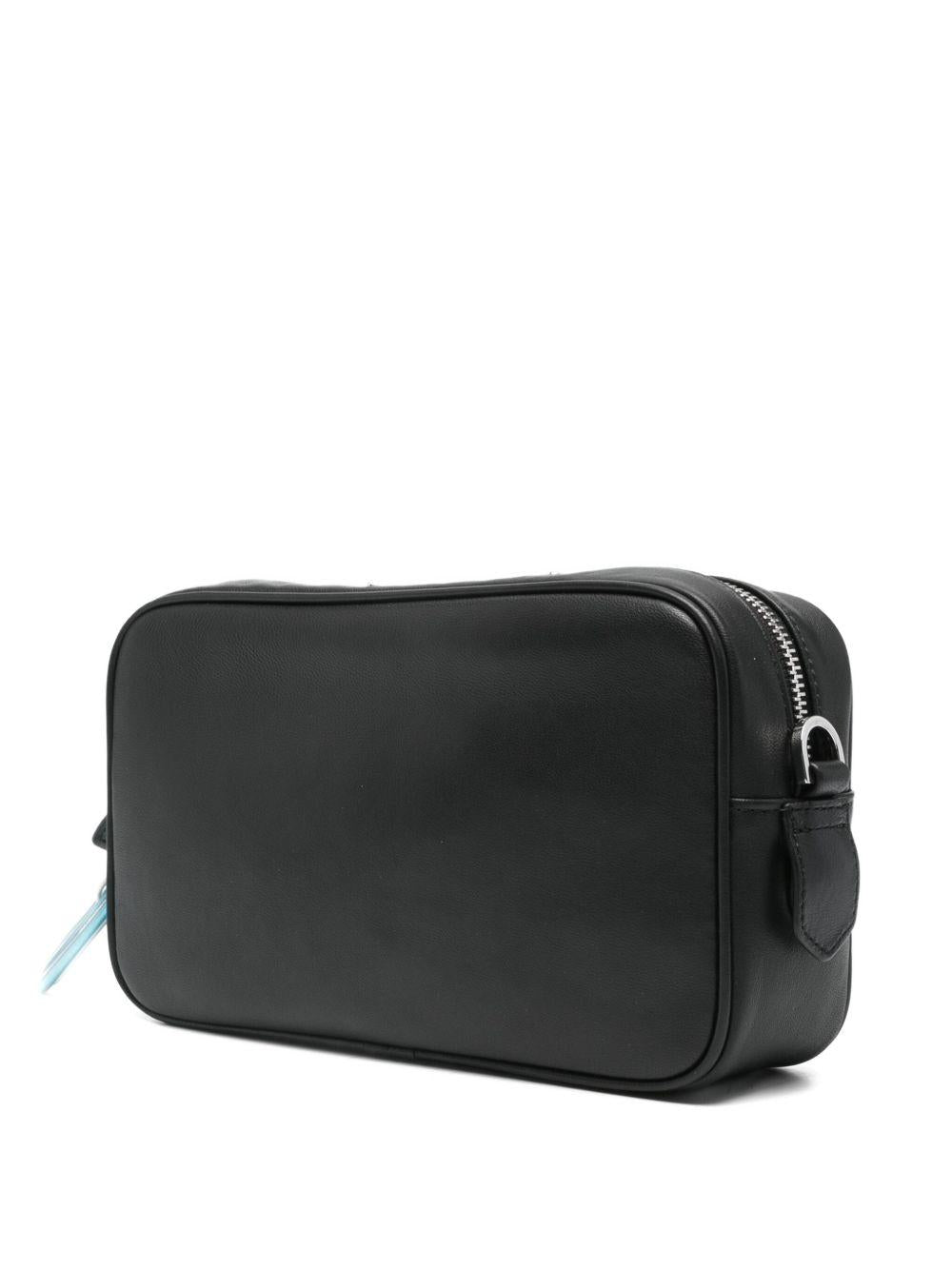 Borsa a tracolla nera in pelle con logo goffrato 8B0254L113 K103 PATRIZIA PEPE 
