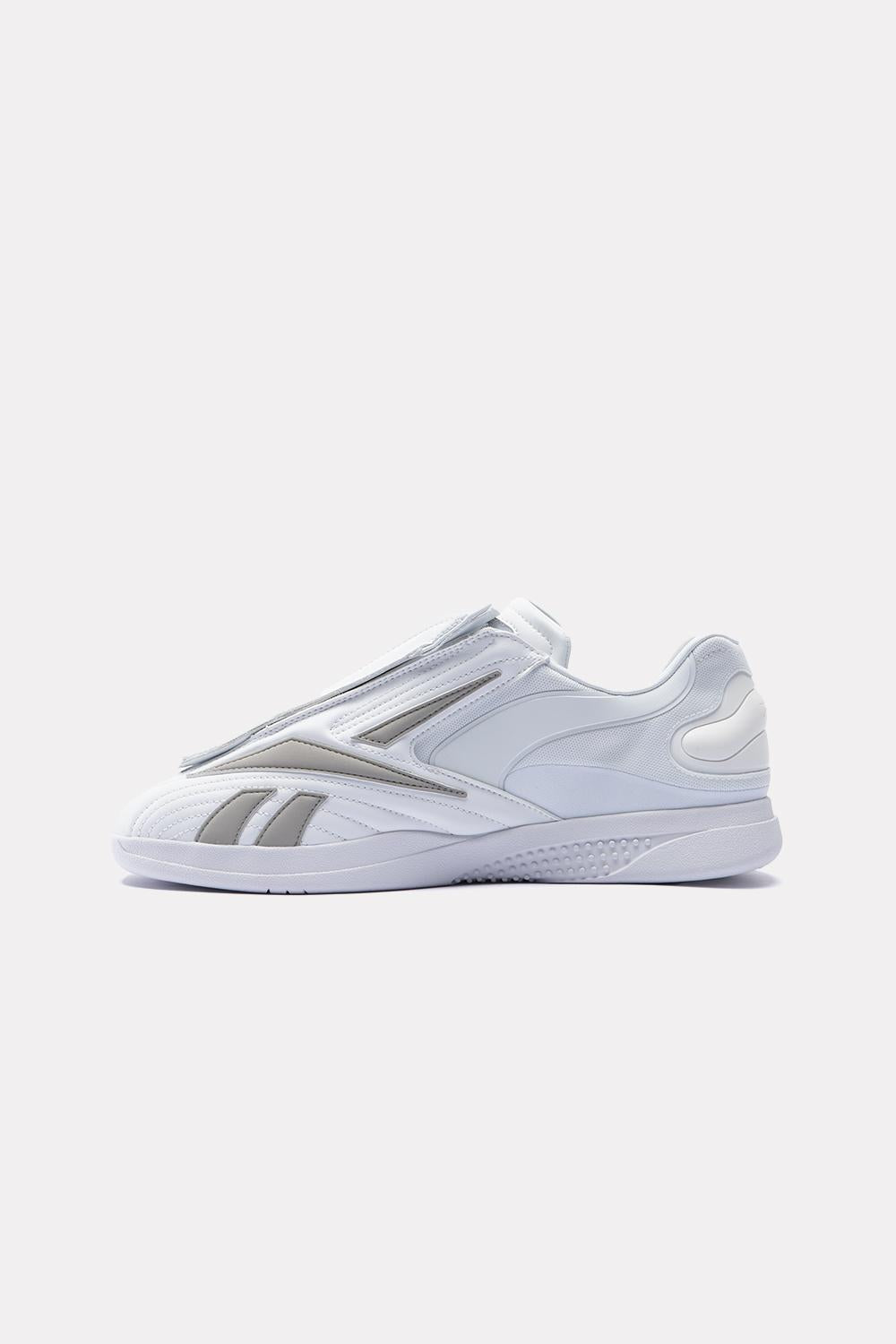  100261804P# 804P REEBOK LTD 