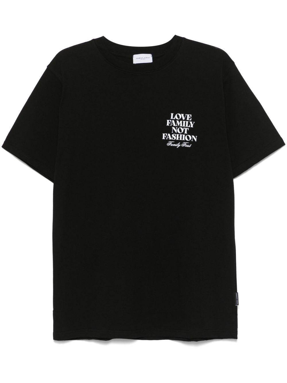 T-shirt nera slogan petto
