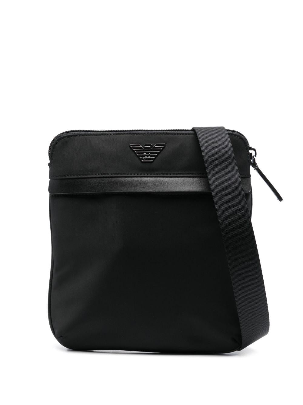 Tracolla nera con logo e chiusura a zip EM001807AF13454 UC001 EMPORIO ARMANI 