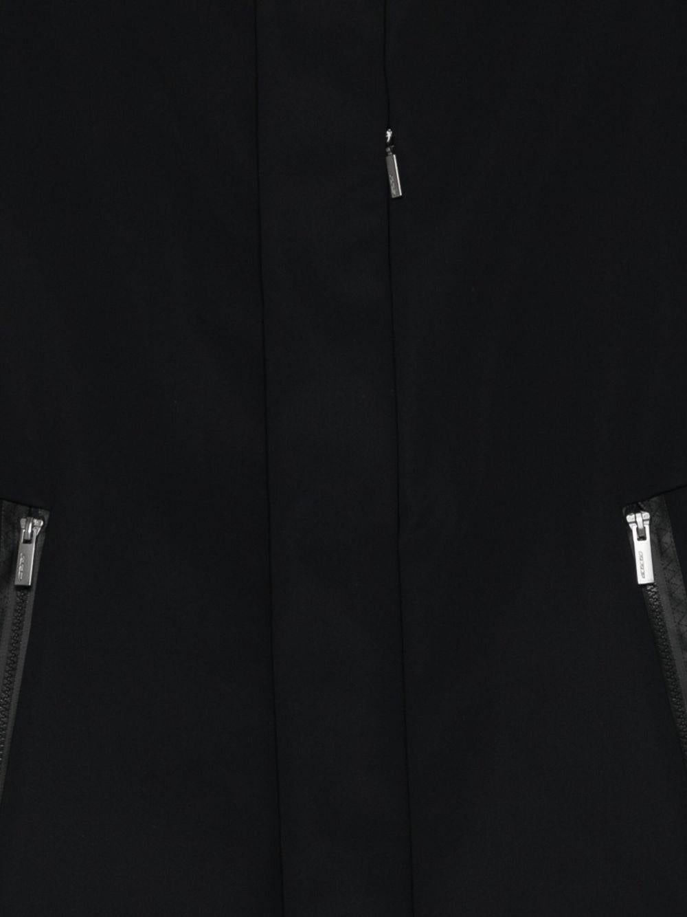 Cappotto nero con zip frontale e cappuccio W25045 10 RRD 