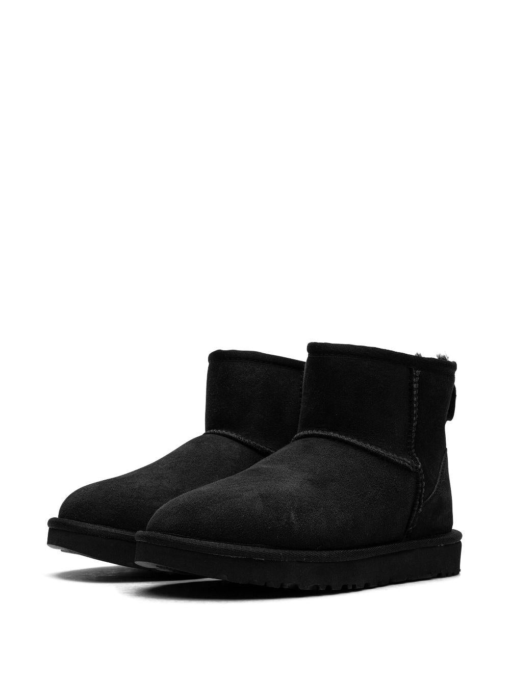 Stivale Classic Mini II nero 1016222 BLK UGG 