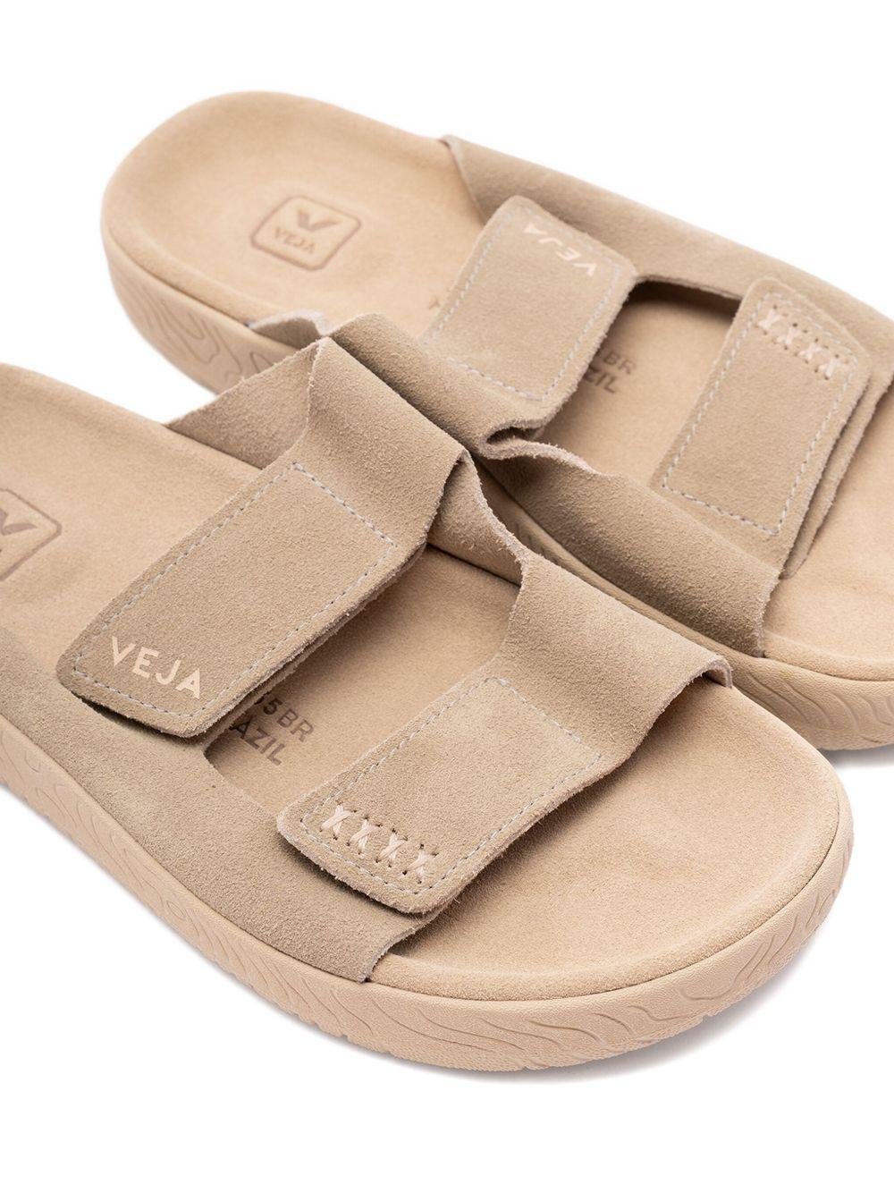  SA3220670 ALMOND VEJA 