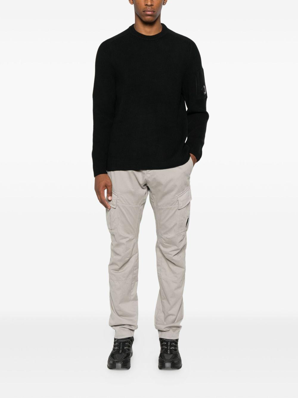 Maglione Nero in Cotone a Coste 19CMKN015A006608A 999 CP COMPANY 