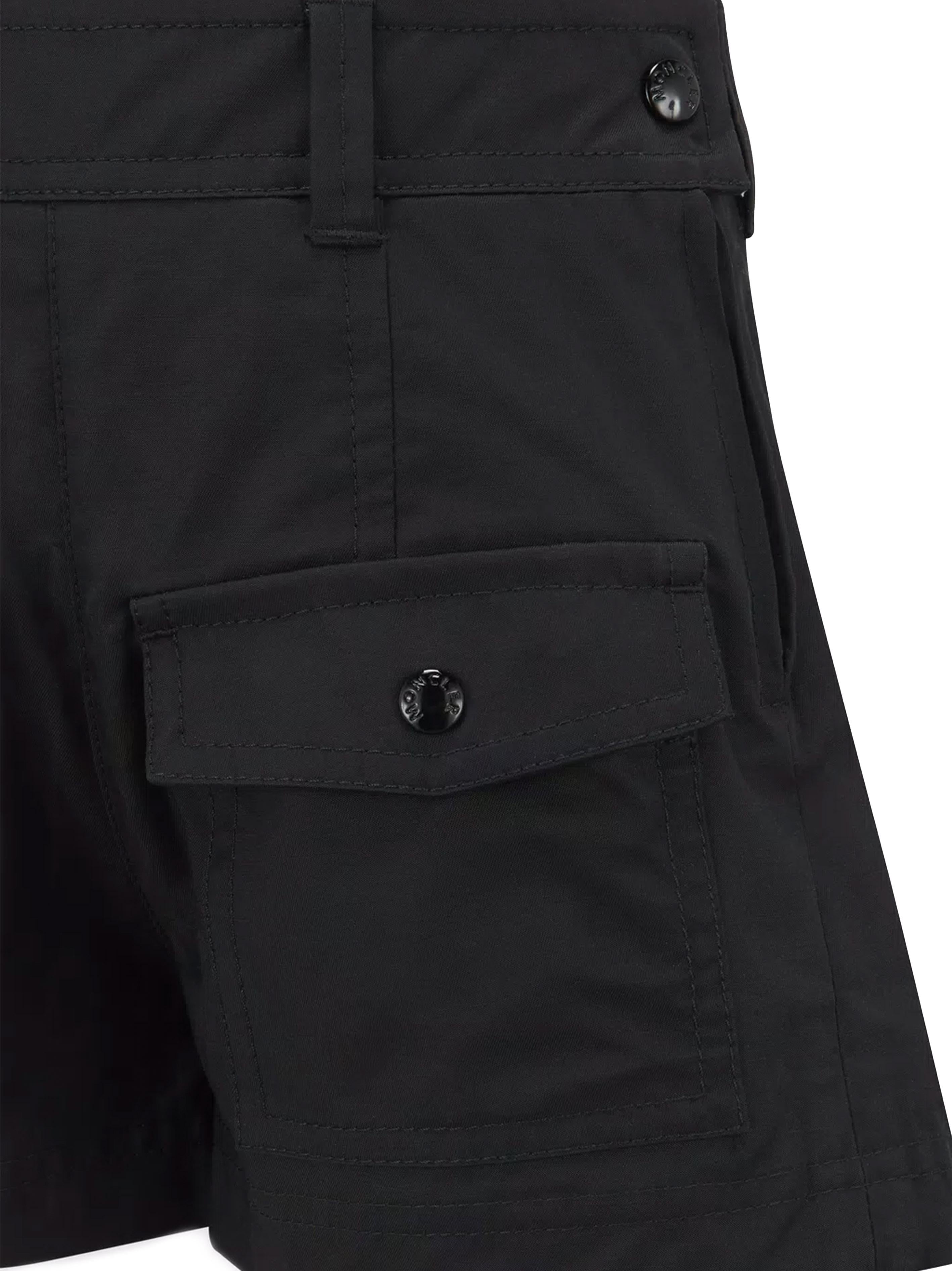 <BR/>Short con tasconi neri 9542B000075957F 999 MONCLER KIDS 