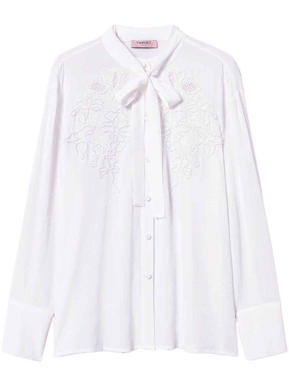 Camicia bianca con ricami