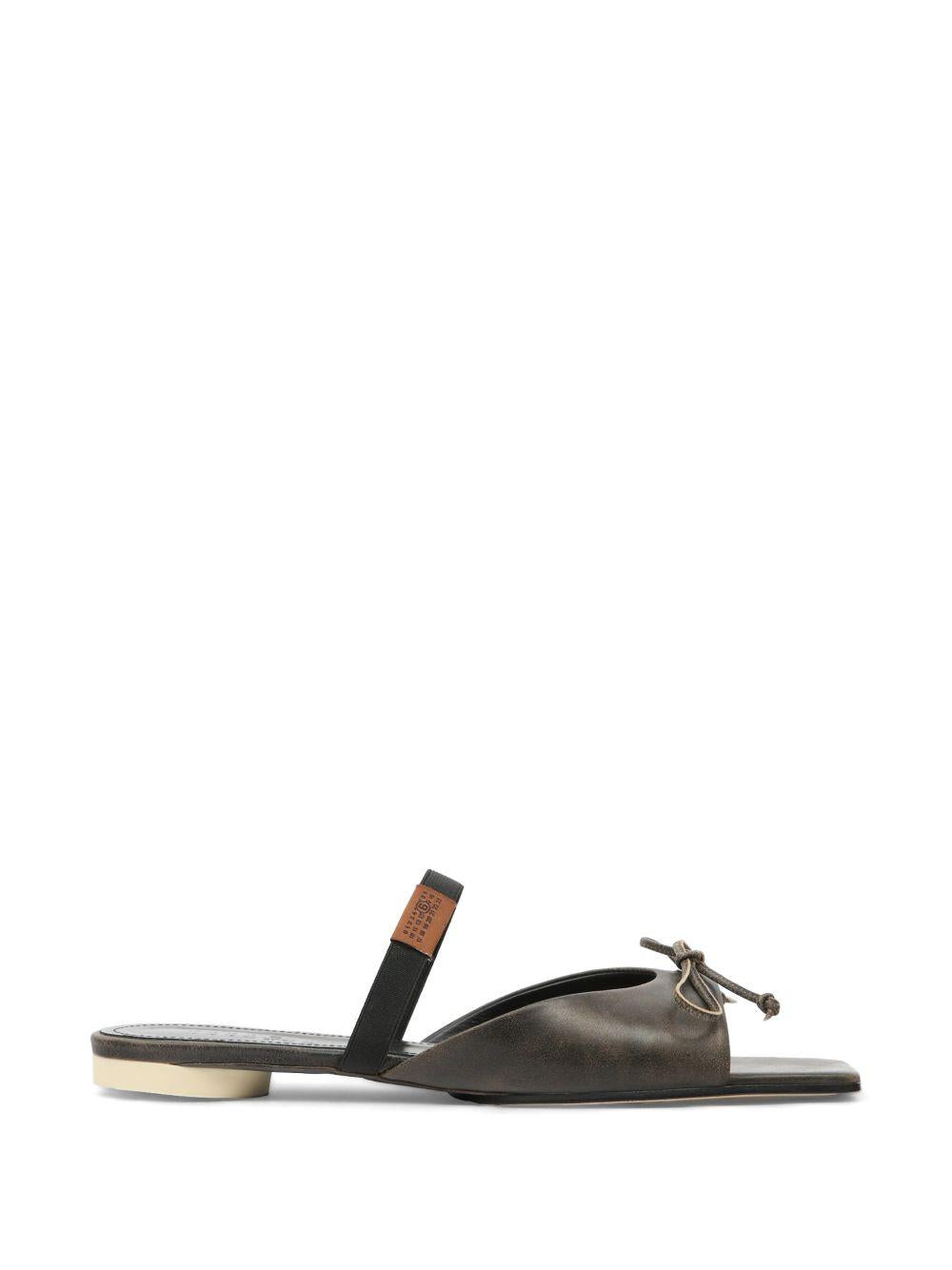 Sandali con fiocco in pelle a punta squadrata S66WP0126P7706 HB495 MM6 MAISON MARGIELA 