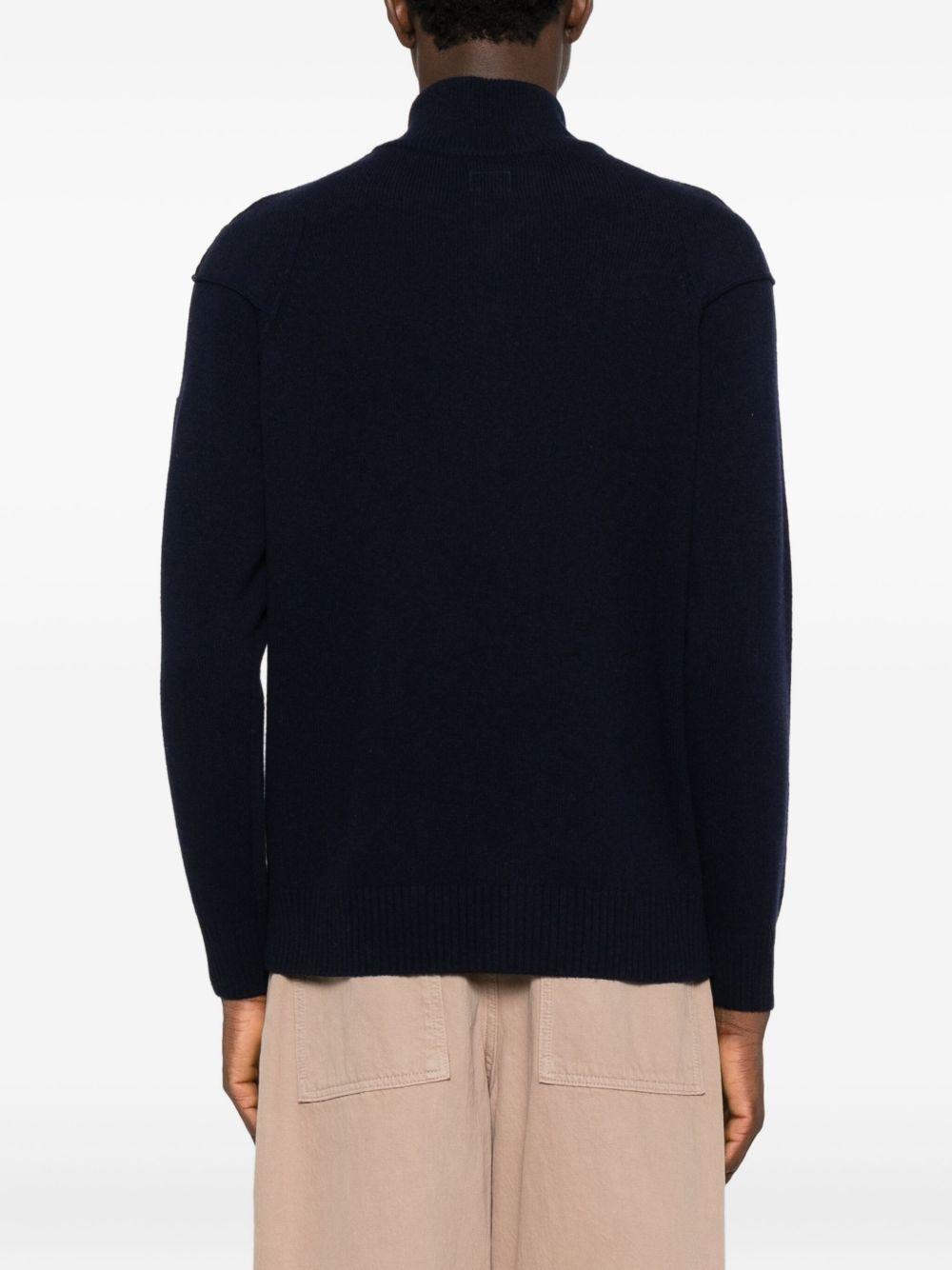 Maglia a Collo Alto con Mezza Zip e Dettaglio Lens RFCMKN709A110149A 888 CP COMPANY 