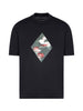 T-shirt nera con stampa frontale astratta