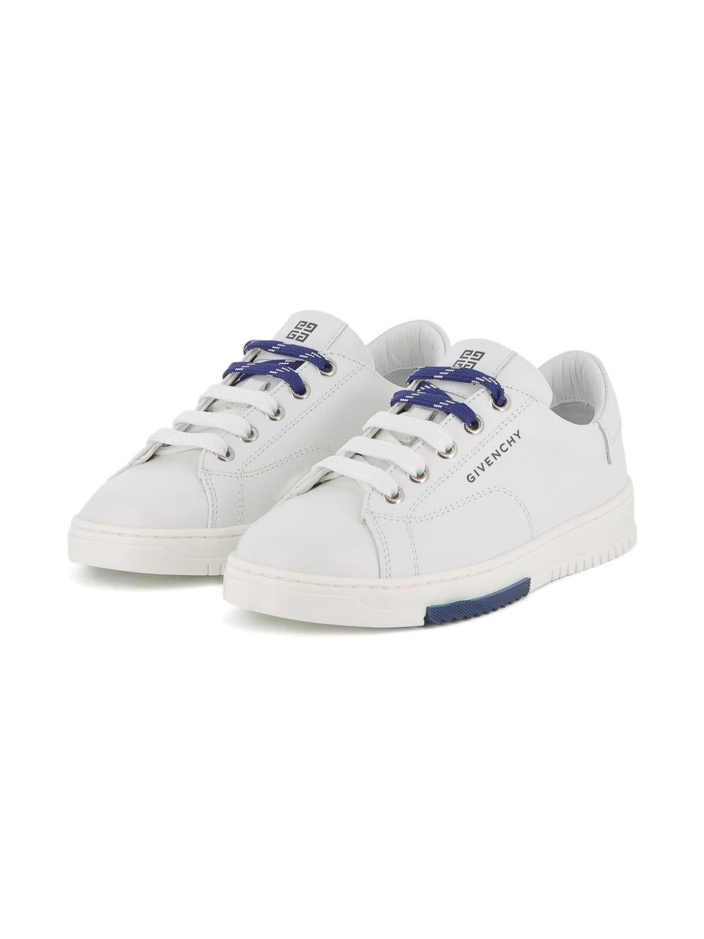 Sneakers in Pelle con Logo Goffrato e Lacci a Contrasto H31042 10P GIVENCHY KIDS 