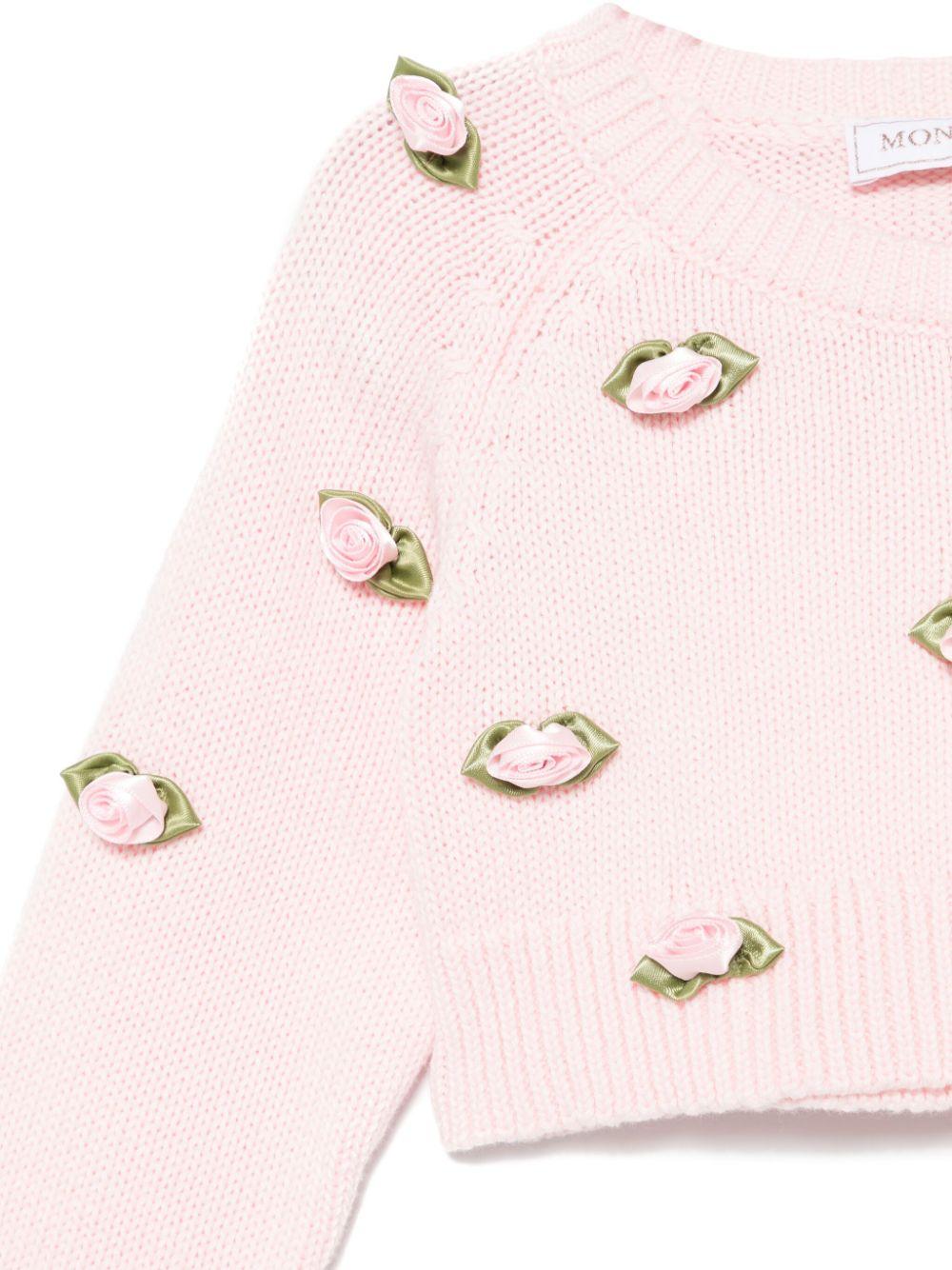 Maglione rosa con applicazione roselline rosa