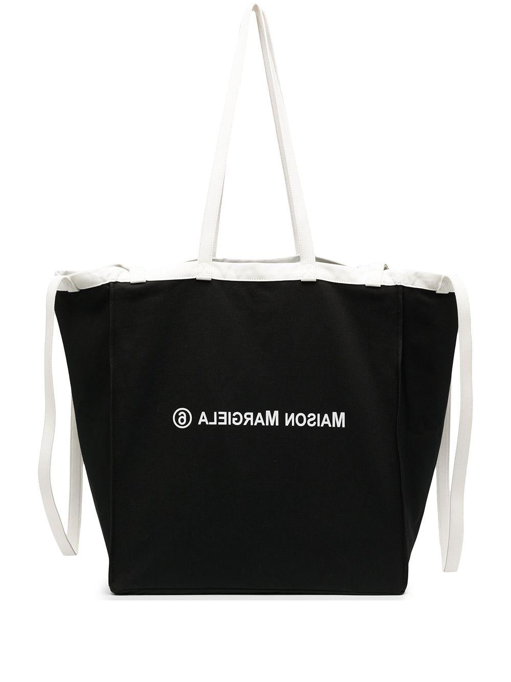 Borsa Tote nera con manici in contrasto S54WC0061P3631 T8013 MM6 MAISON MARGIELA 