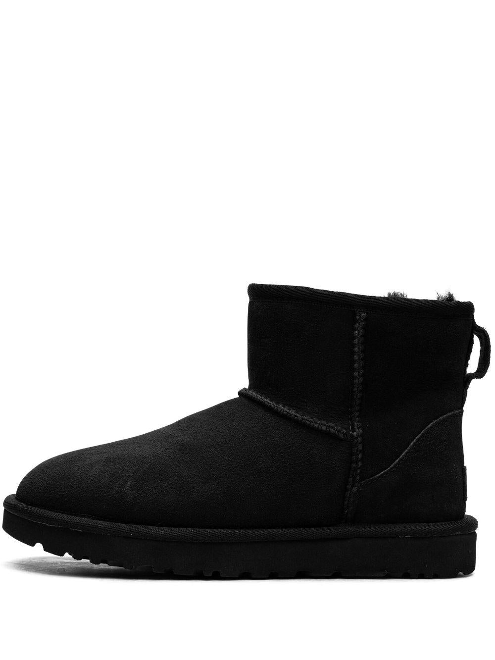 Stivale Classic Mini II nero 1016222 BLK UGG 