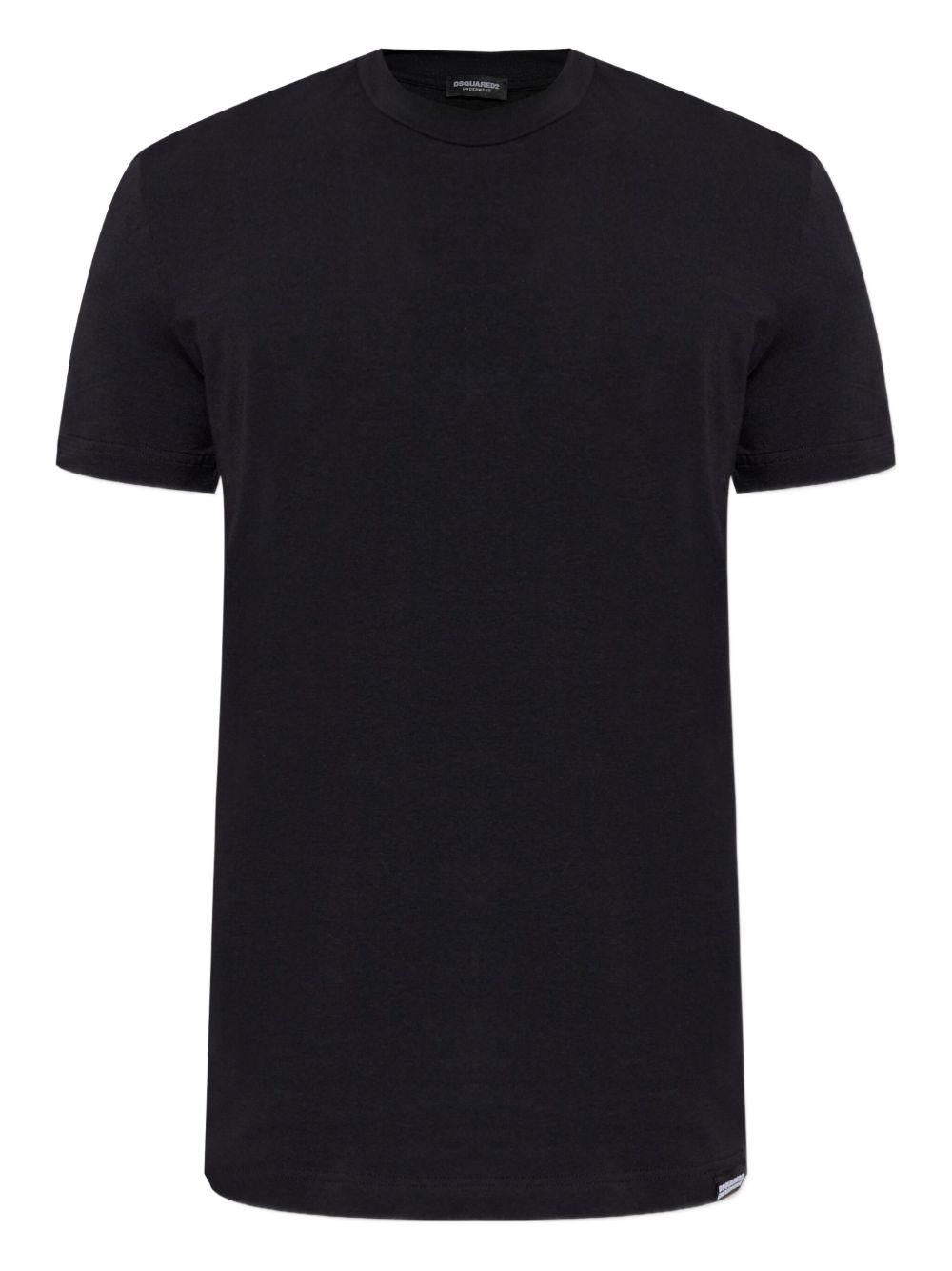 T-shirt nera basic