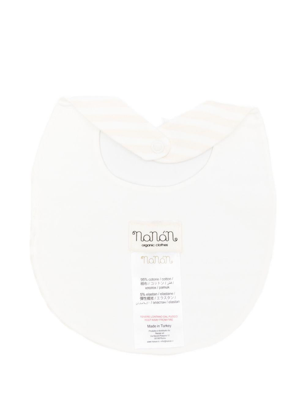 Bavaglia in cotone con chiusura a bottoni E26106 BEIGE NANAN KIDS 