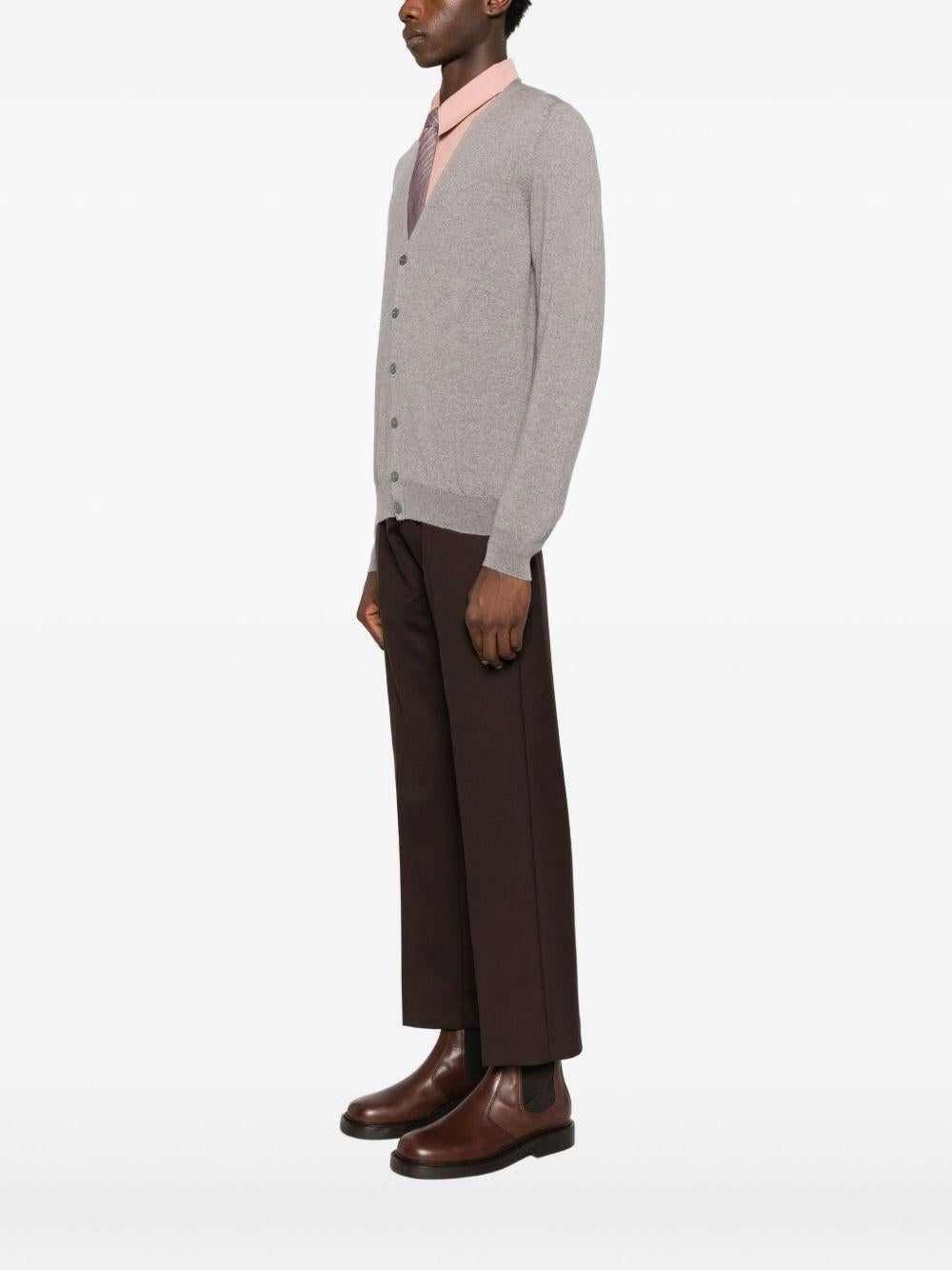 Cardigan beige con scollo a V e chiusura con bottoni KIERANGSI2501 140 TAGLIATORE 