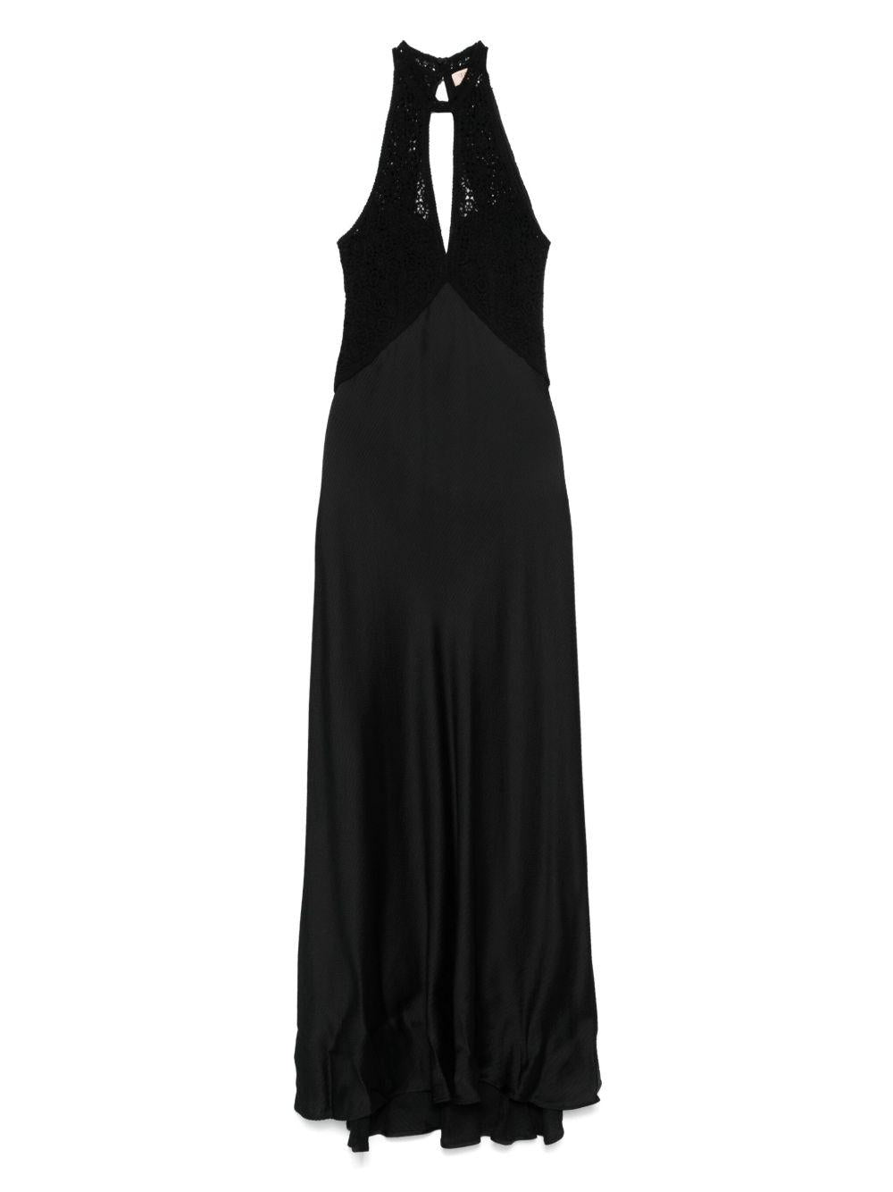 Abito nero con scollo all'americana