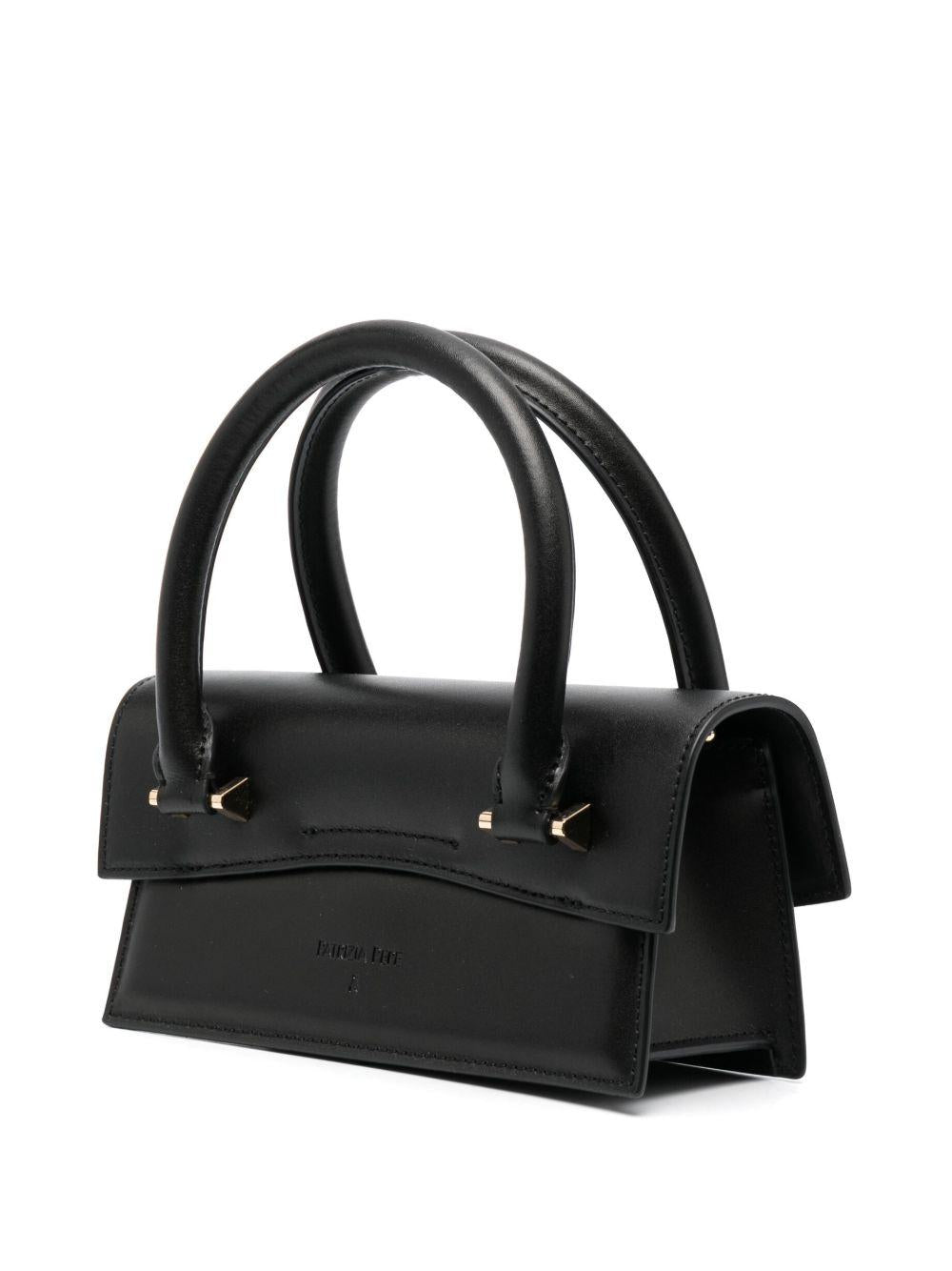 Borsa a spalla in pelle con chiusura magnetica 8B0111L061 K103 PATRIZIA PEPE 