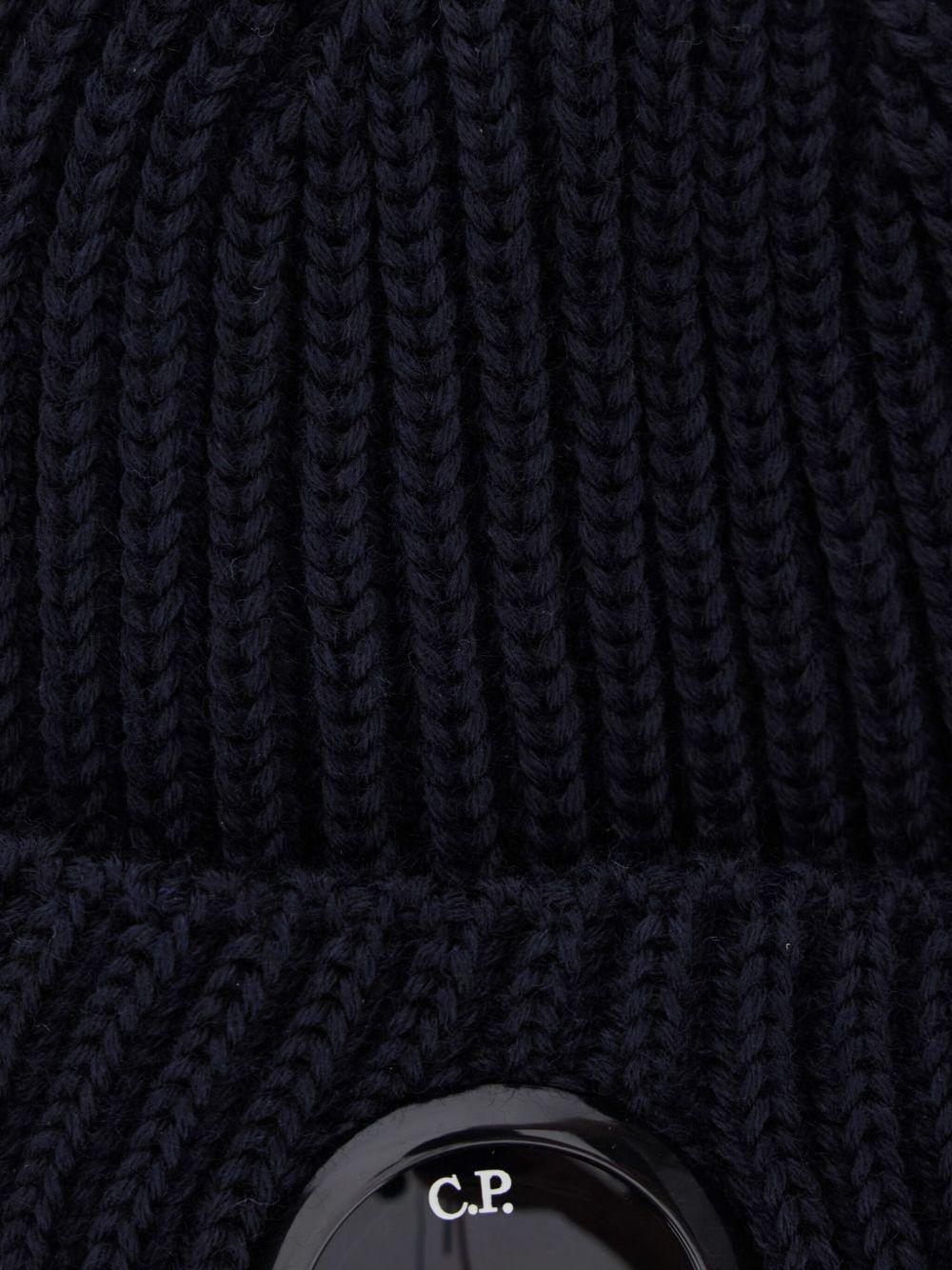 Berretto in Lana Merino a Coste con Dettaglio Lens RFCMAC739A005509A 888 CP COMPANY 