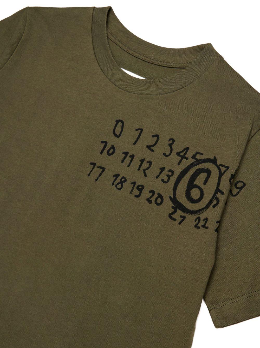 T-shirt verde militare con grafica e maniche corte M60897MM02Y M6514 MM6 MAISON MARGIELA KIDS 