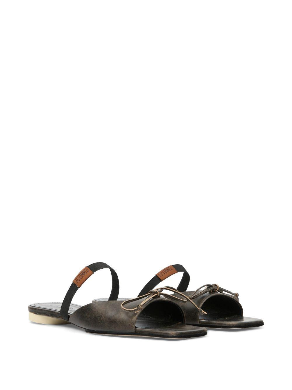 Sandali con fiocco in pelle a punta squadrata S66WP0126P7706 HB495 MM6 MAISON MARGIELA 