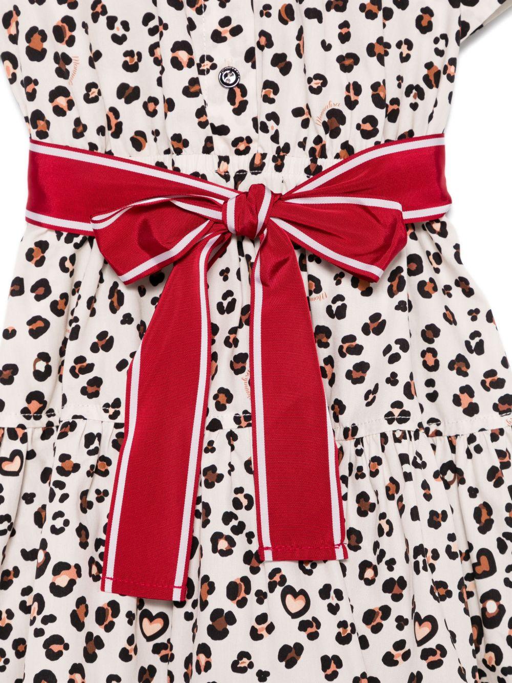 Abito con fantasia leopardata