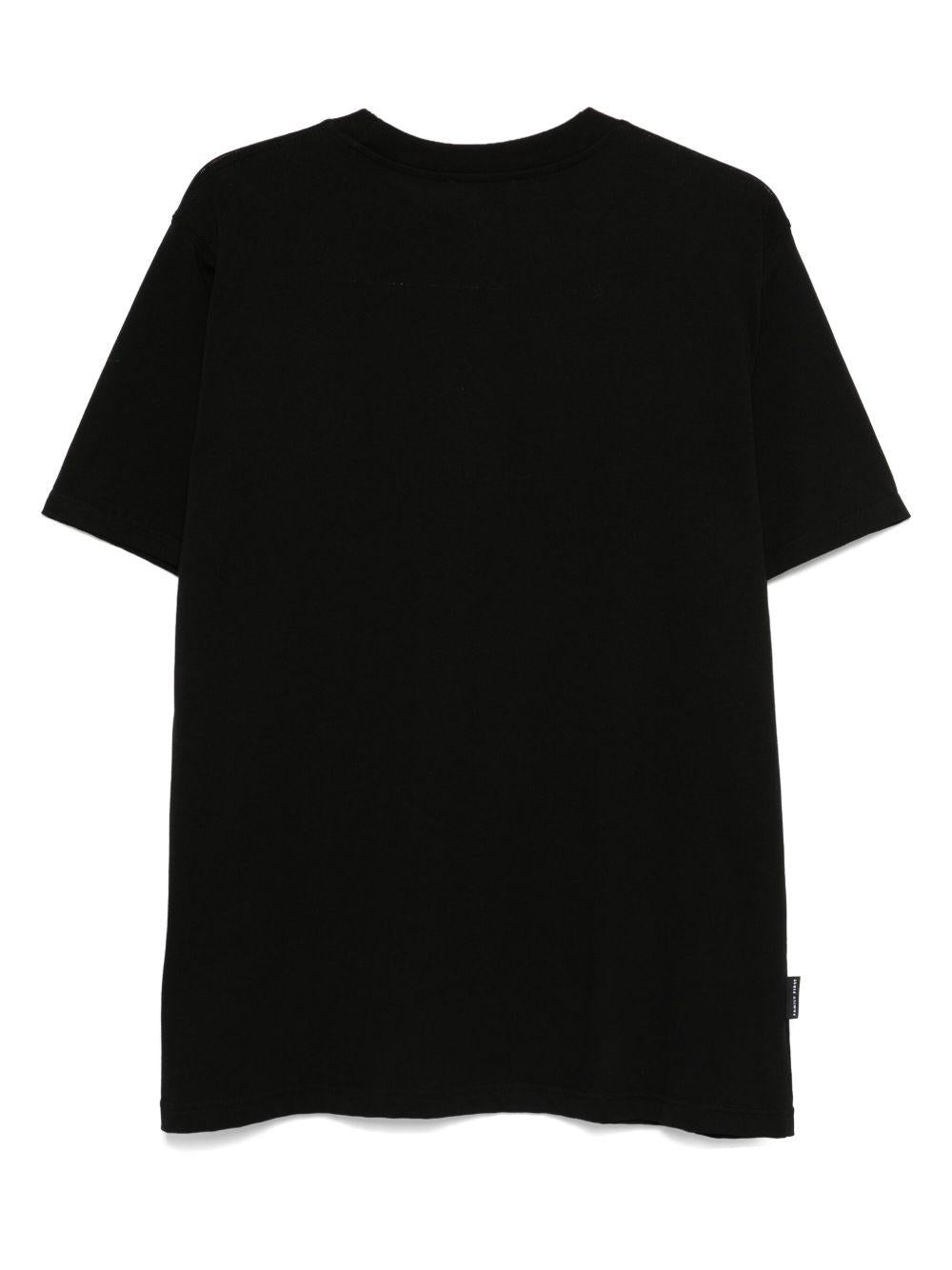 T-shirt nera basic