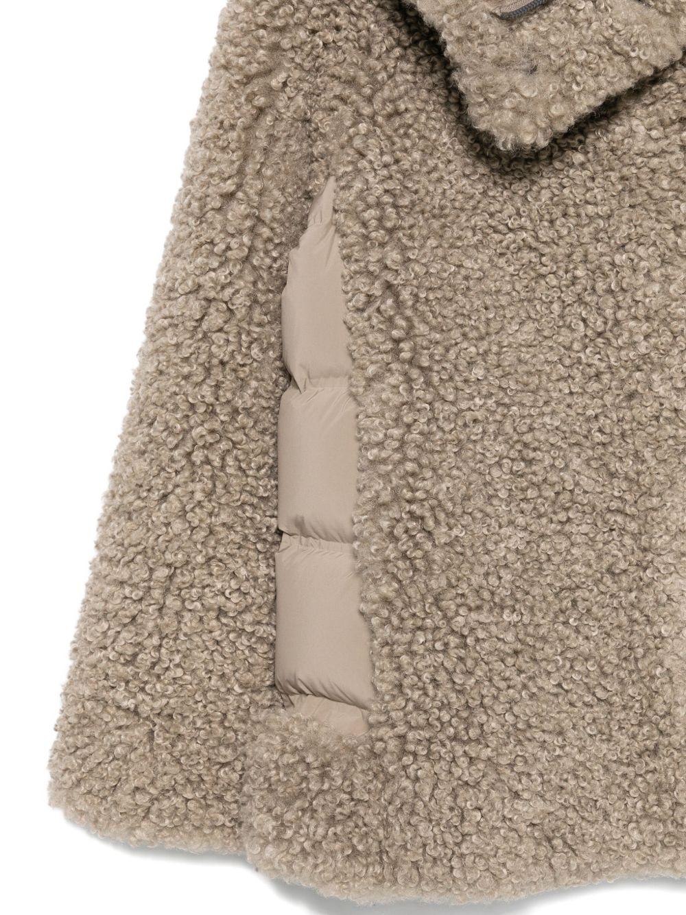 Giacca imbottita tabacco con cappuccio e bottoni W25572 87 RRD 