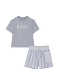 Completo t-shirt e shorts a righe