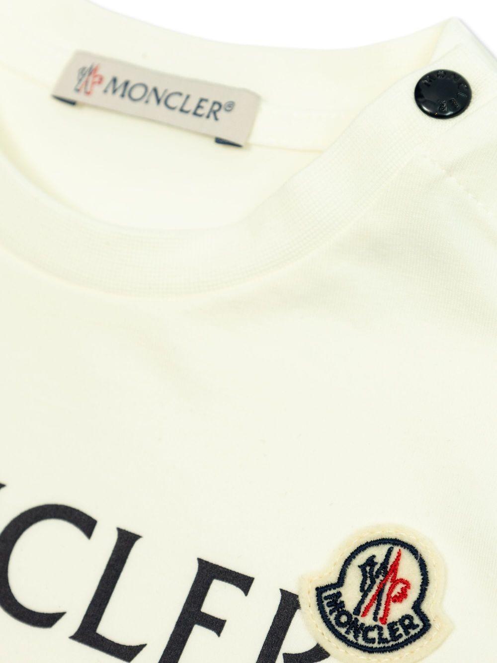 La t-shirt bianca neonato logo ricamo 9518C000078790N 034 MONCLER KIDS 