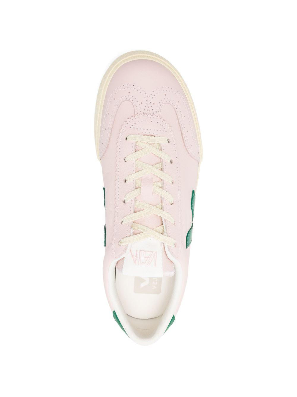Sneakers in pelle con logo a V VO2021431 ROSAVERDE VEJA 