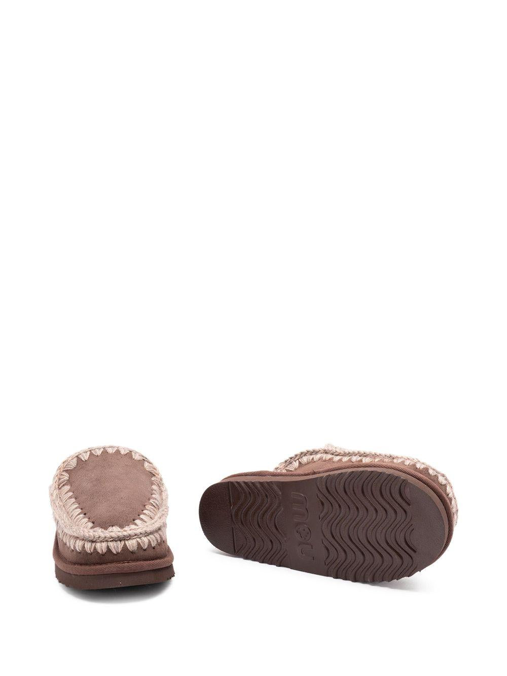 Slippers marrone con dettaglio all'uncinetto MUFW101125A BRPEP MOU 