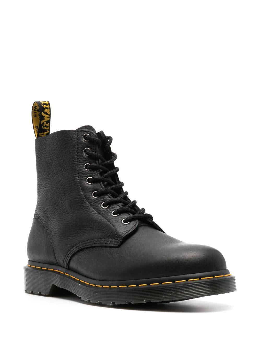 Stivaletti neri in pelle martellata con lacci alla caviglia 31981 001 DR.MARTENS 
