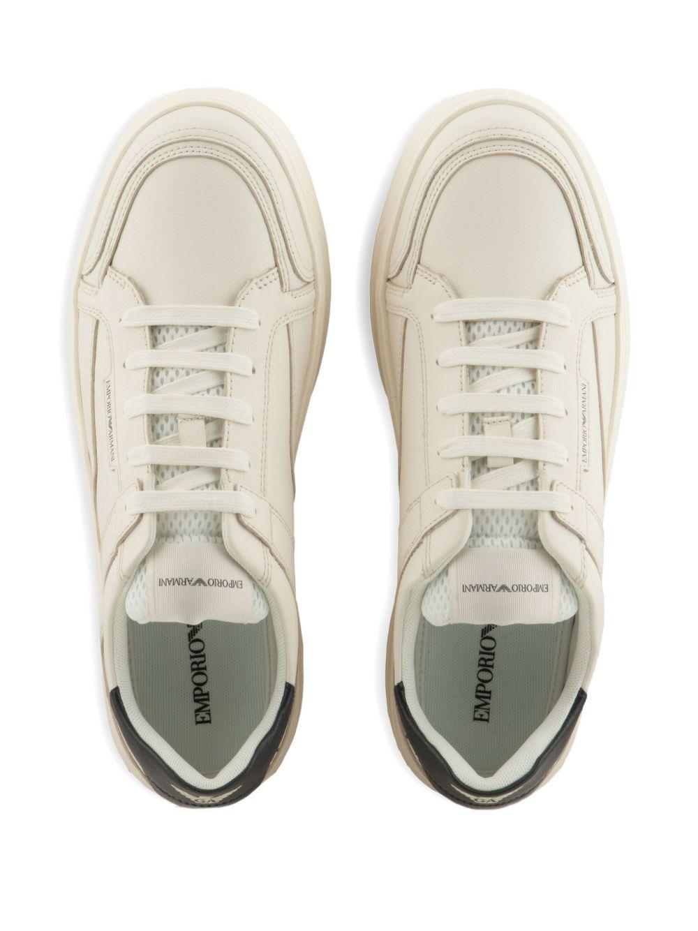 Sneakers ecru con pannelli in pelle e chiusura con lacci EM003702AF19573 M0019 EMPORIO ARMANI 