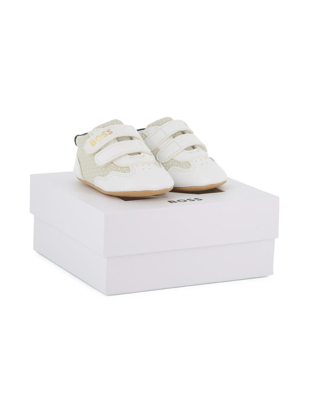 Sneakers con chiusura a strappi J52831 10P BOSS KIDSWEAR 