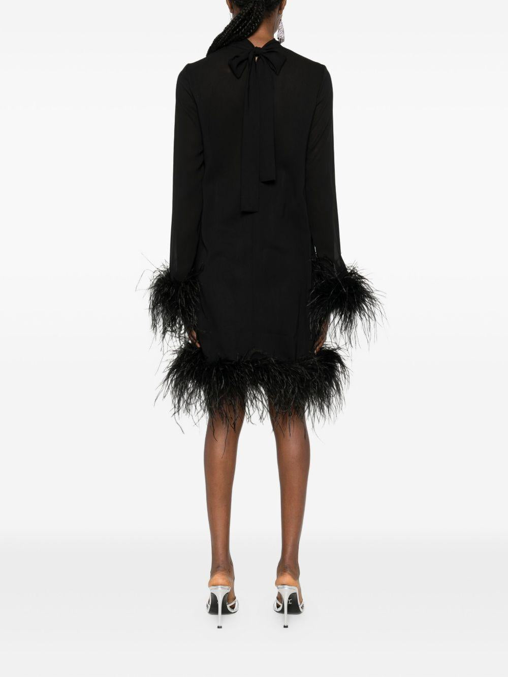 Abito con Maniche Lunghe e Rifinitura di Piume AT122 NERO ALESSANDRO LEGORA 