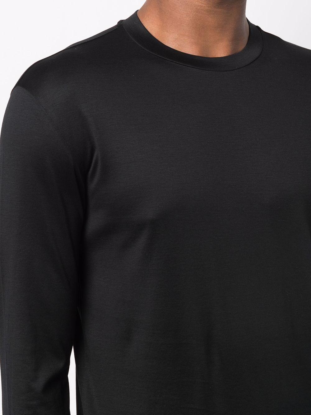 Maglione nero con collo a giro e maniche lunghe 8N1TE91JUVZ 0999 EMPORIO ARMANI 