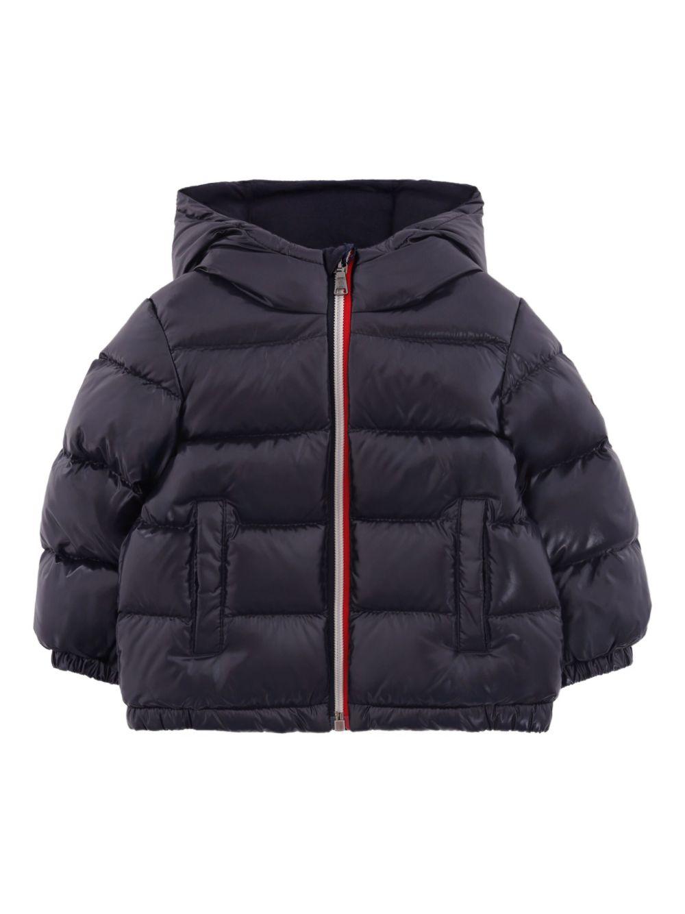 Piumino blu trapuntato con cappuccio K29511A00002597Z8 742 MONCLER KIDS 