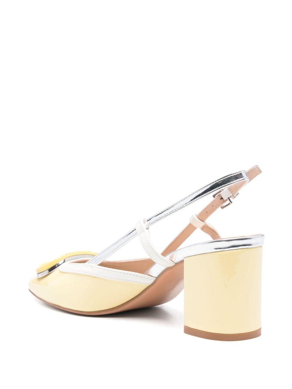 Décolleté sling back in vernice vaniglia
