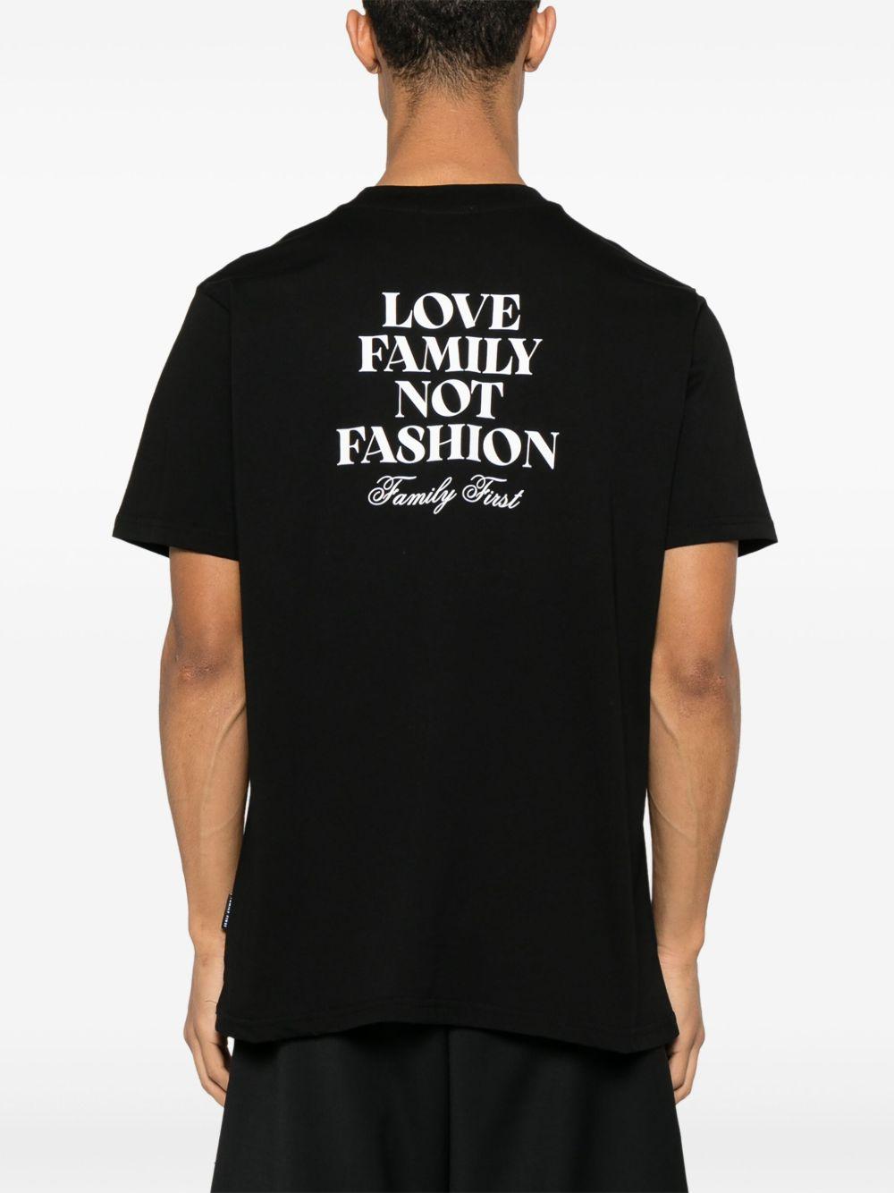 T-shirt nera slogan petto