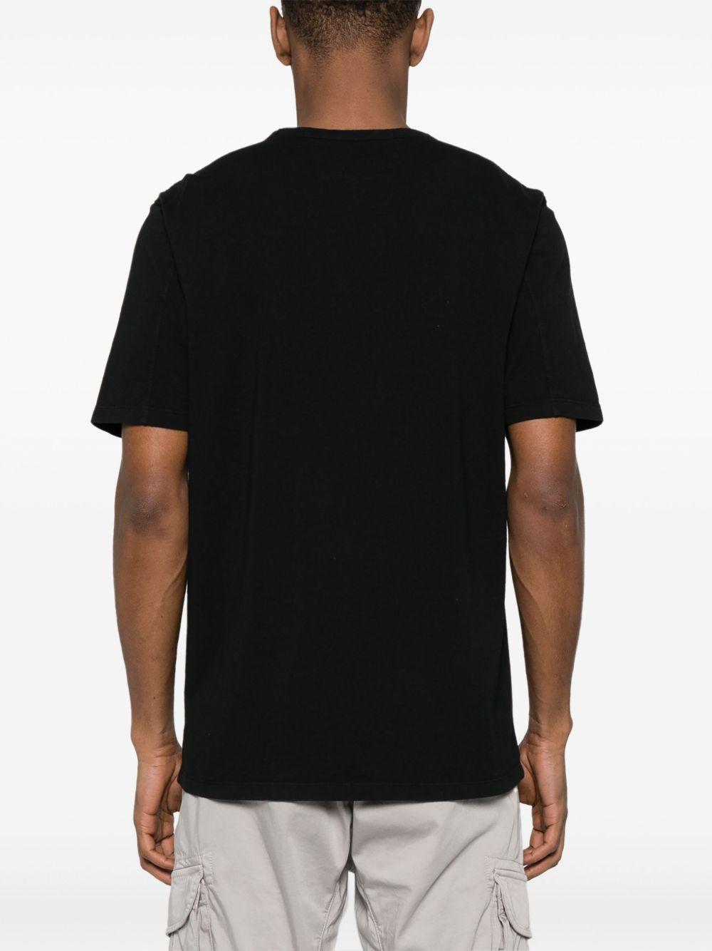 T-shirt nera logo petto centrale