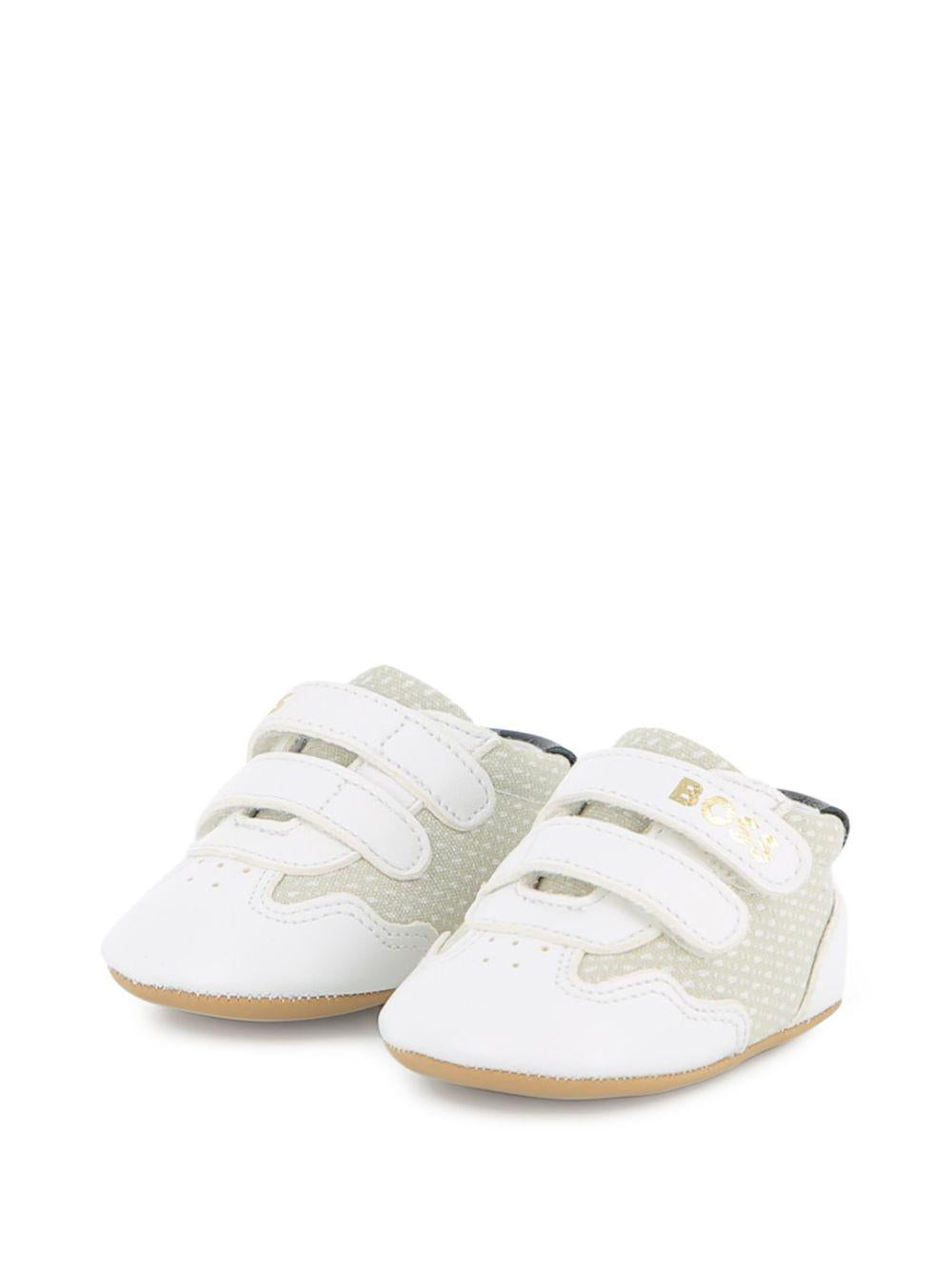 Sneakers con chiusura a strappi J52831 10P BOSS KIDSWEAR 